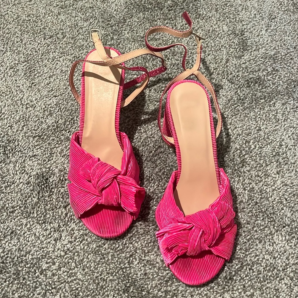 pink bow amazon heels (size 8)